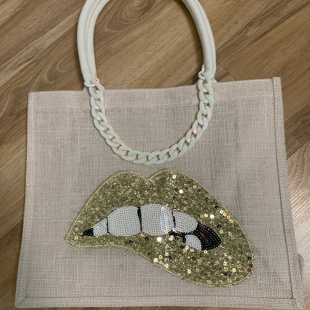 White jute tote